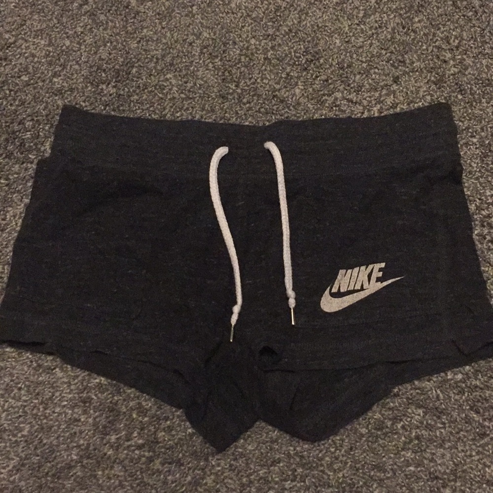 Nike Short Shorts (Black)